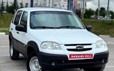 Chevrolet Niva I рестайлинг, 2016 год, 470 000 рублей, 1 фотография