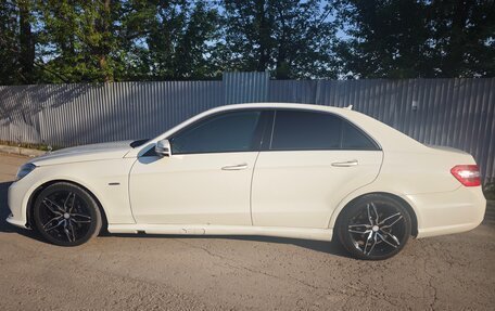 Mercedes-Benz E-Класс, 2010 год, 1 250 000 рублей, 2 фотография