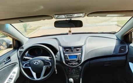 Hyundai Solaris II рестайлинг, 2013 год, 770 000 рублей, 3 фотография