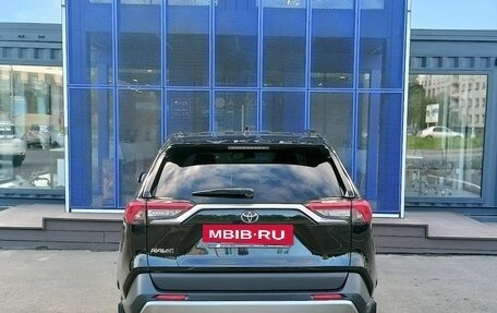 Toyota RAV4, 2021 год, 2 639 000 рублей, 6 фотография