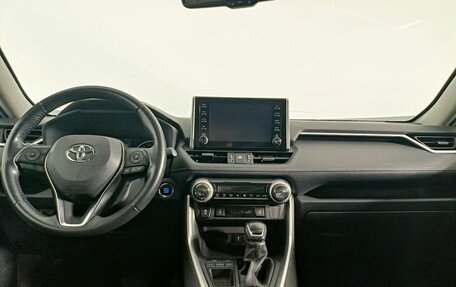 Toyota RAV4, 2021 год, 2 639 000 рублей, 14 фотография