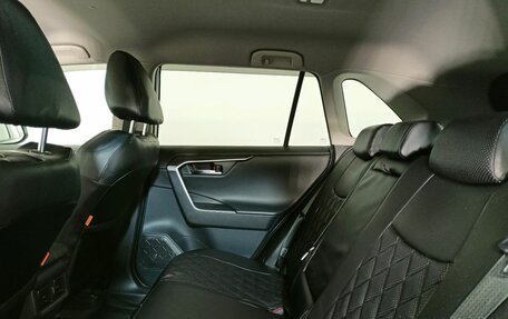 Toyota RAV4, 2021 год, 2 639 000 рублей, 16 фотография