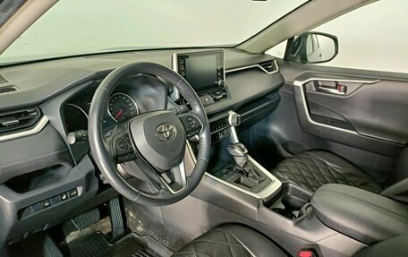 Toyota RAV4, 2021 год, 2 639 000 рублей, 12 фотография