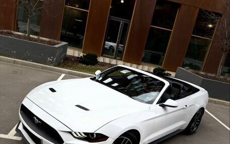 Ford Mustang VI рестайлинг, 2020 год, 3 066 200 рублей, 3 фотография