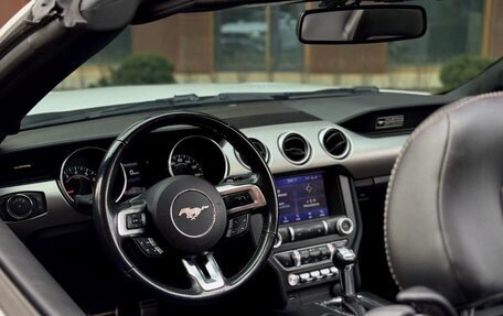 Ford Mustang VI рестайлинг, 2020 год, 3 066 200 рублей, 5 фотография
