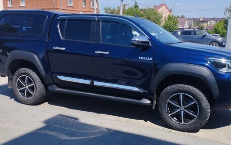 Toyota Hilux VIII, 2021 год, 5 100 000 рублей, 4 фотография