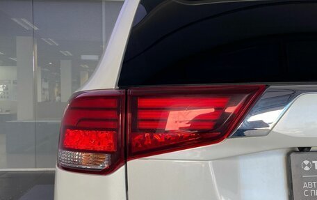 Mitsubishi Outlander III рестайлинг 3, 2020 год, 2 620 000 рублей, 12 фотография