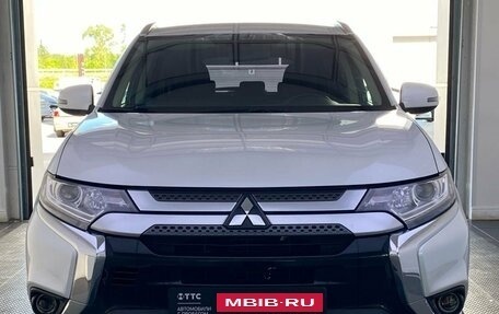 Mitsubishi Outlander III рестайлинг 3, 2020 год, 2 620 000 рублей, 2 фотография