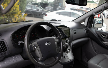 Hyundai Grand Starex Grand Starex I рестайлинг 2, 2014 год, 1 918 000 рублей, 11 фотография