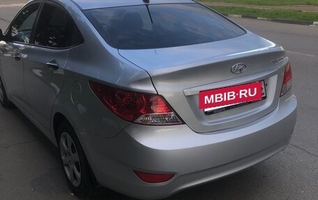 Hyundai Solaris II рестайлинг, 2013 год, 900 000 рублей, 4 фотография