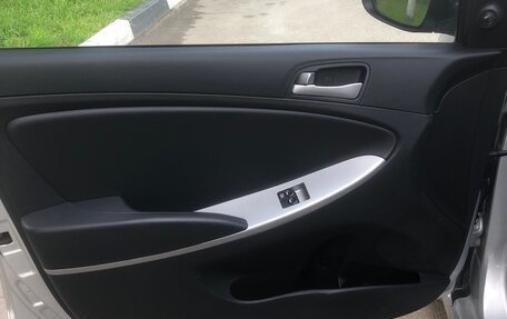 Hyundai Solaris II рестайлинг, 2013 год, 900 000 рублей, 16 фотография