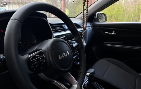 KIA Rio IV, 2021 год, 1 000 000 рублей, 10 фотография