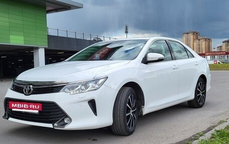 Toyota Camry, 2017 год, 2 300 000 рублей, 2 фотография