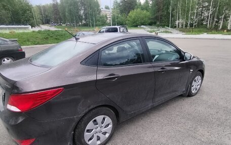 Hyundai Solaris II рестайлинг, 2015 год, 1 000 000 рублей, 8 фотография