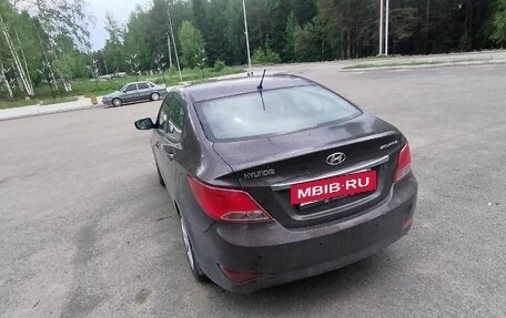Hyundai Solaris II рестайлинг, 2015 год, 1 000 000 рублей, 18 фотография