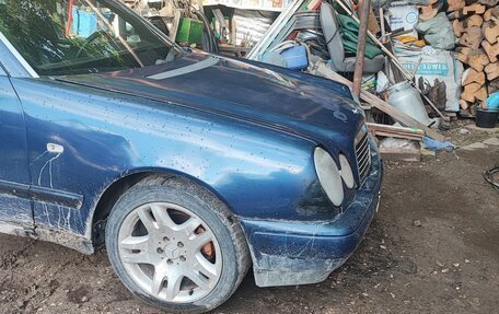Mercedes-Benz E-Класс, 1999 год, 265 000 рублей, 1 фотография