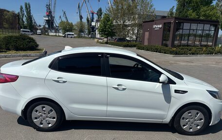 KIA Rio III рестайлинг, 2013 год, 1 000 000 рублей, 4 фотография