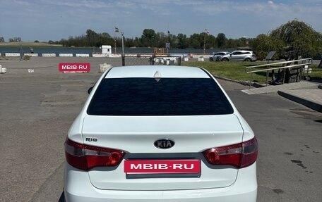 KIA Rio III рестайлинг, 2013 год, 1 000 000 рублей, 3 фотография