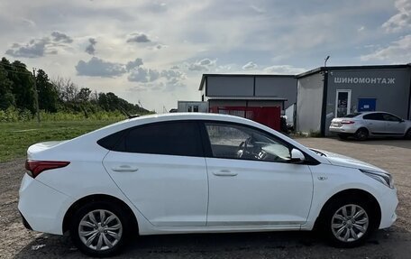 Hyundai Solaris II рестайлинг, 2019 год, 1 350 000 рублей, 4 фотография