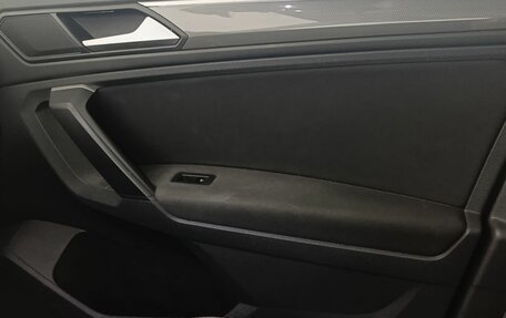 Volkswagen Tiguan II, 2020 год, 2 170 000 рублей, 14 фотография