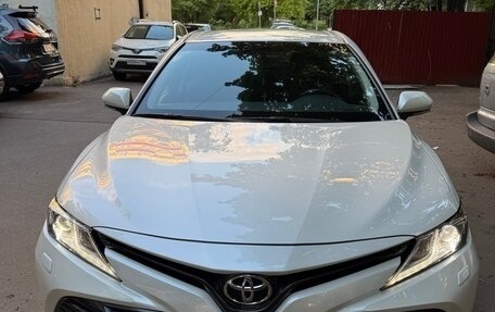 Toyota Camry, 2019 год, 2 450 000 рублей, 1 фотография