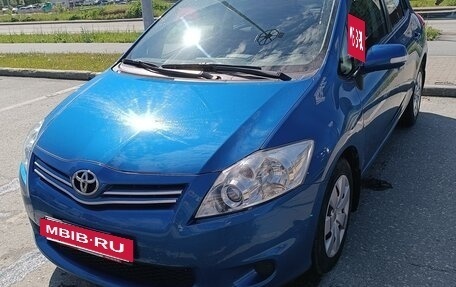 Toyota Auris II, 2010 год, 1 350 000 рублей, 2 фотография