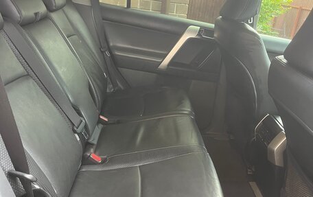 Toyota Land Cruiser Prado 150 рестайлинг 2, 2012 год, 2 750 000 рублей, 32 фотография