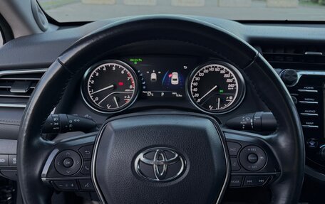 Toyota Camry, 2018 год, 2 750 000 рублей, 10 фотография