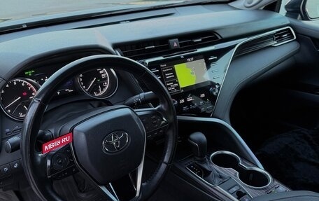 Toyota Camry, 2018 год, 2 750 000 рублей, 9 фотография