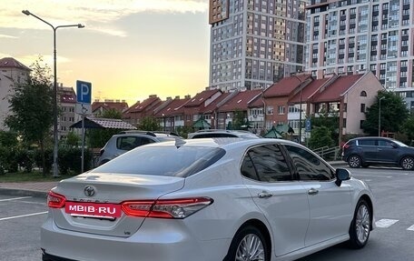 Toyota Camry, 2018 год, 2 810 000 рублей, 10 фотография