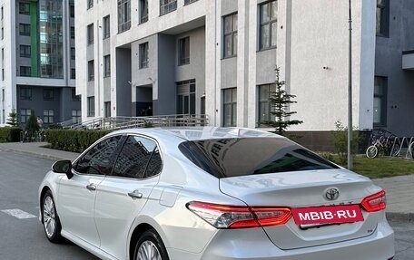 Toyota Camry, 2018 год, 2 810 000 рублей, 14 фотография