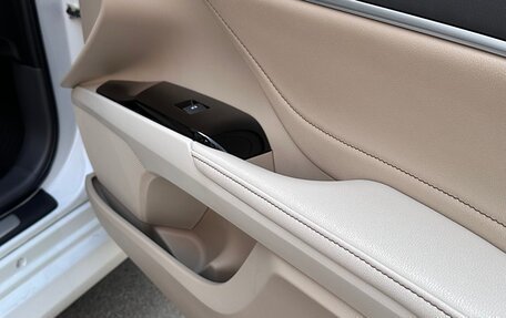 Toyota Camry, 2018 год, 2 810 000 рублей, 34 фотография