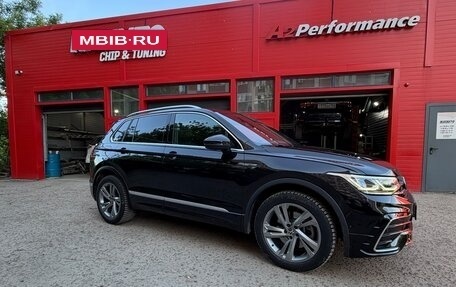 Volkswagen Tiguan II, 2021 год, 4 205 000 рублей, 4 фотография