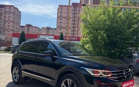 Volkswagen Tiguan II, 2021 год, 4 205 000 рублей, 3 фотография