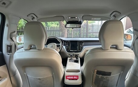 Volvo XC60 II, 2018 год, 3 300 000 рублей, 10 фотография
