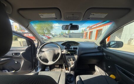 Toyota Yaris III рестайлинг, 2011 год, 889 000 рублей, 14 фотография
