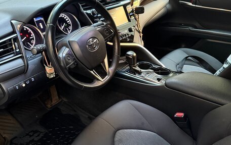Toyota Camry, 2019 год, 2 450 000 рублей, 6 фотография