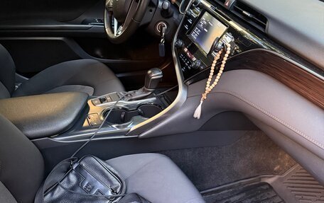 Toyota Camry, 2019 год, 2 450 000 рублей, 8 фотография