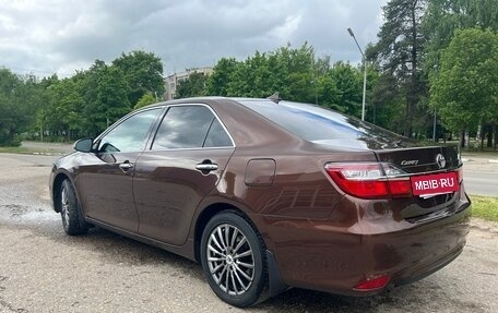 Toyota Camry, 2017 год, 2 300 000 рублей, 4 фотография