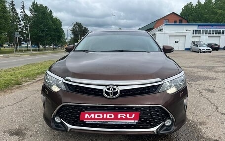 Toyota Camry, 2017 год, 2 300 000 рублей, 6 фотография