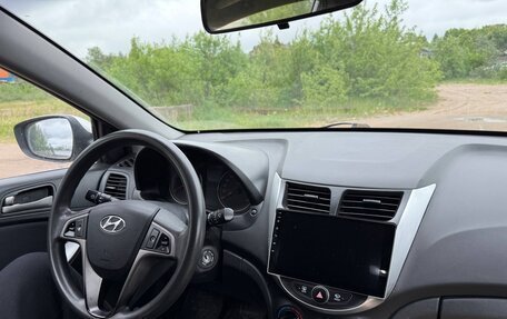 Hyundai Solaris II рестайлинг, 2016 год, 815 000 рублей, 5 фотография