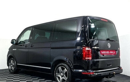 Volkswagen Multivan T6 рестайлинг, 2017 год, 4 600 000 рублей, 8 фотография