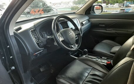 Mitsubishi Outlander III рестайлинг 3, 2019 год, 2 590 000 рублей, 9 фотография