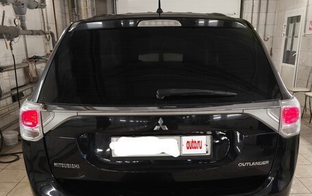 Mitsubishi Outlander III рестайлинг 3, 2013 год, 1 150 000 рублей, 3 фотография