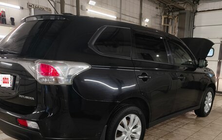 Mitsubishi Outlander III рестайлинг 3, 2013 год, 1 150 000 рублей, 4 фотография