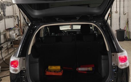 Mitsubishi Outlander III рестайлинг 3, 2013 год, 1 150 000 рублей, 10 фотография