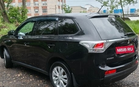Mitsubishi Outlander III рестайлинг 3, 2013 год, 1 150 000 рублей, 7 фотография