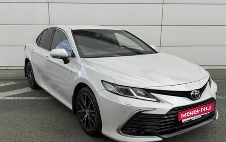 Toyota Camry, 2021 год, 2 690 000 рублей, 2 фотография