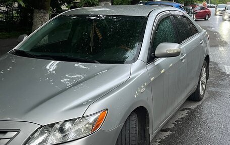 Toyota Camry, 2008 год, 990 000 рублей, 2 фотография