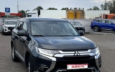 Mitsubishi Outlander III рестайлинг 3, 2019 год, 1 980 000 рублей, 1 фотография